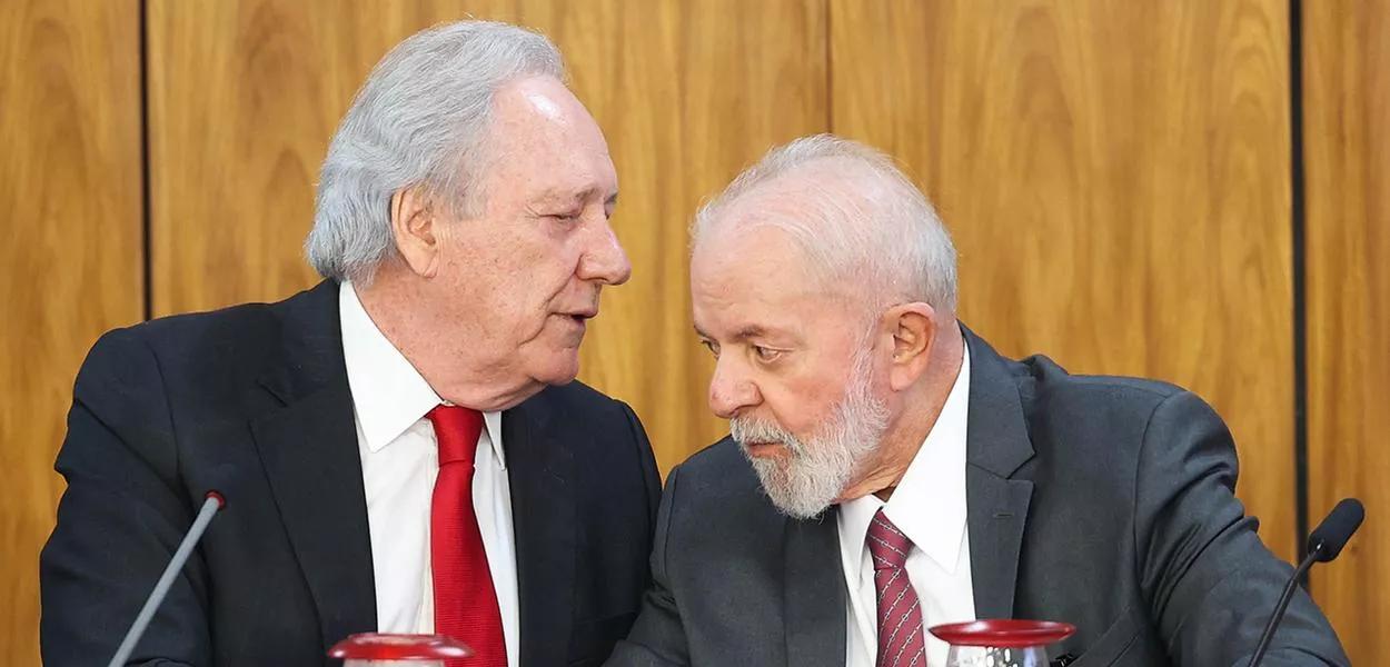 Ricardo Lewandowski (à esq.) e Lula Ricardo Lewandowski (à esq.) e Lula