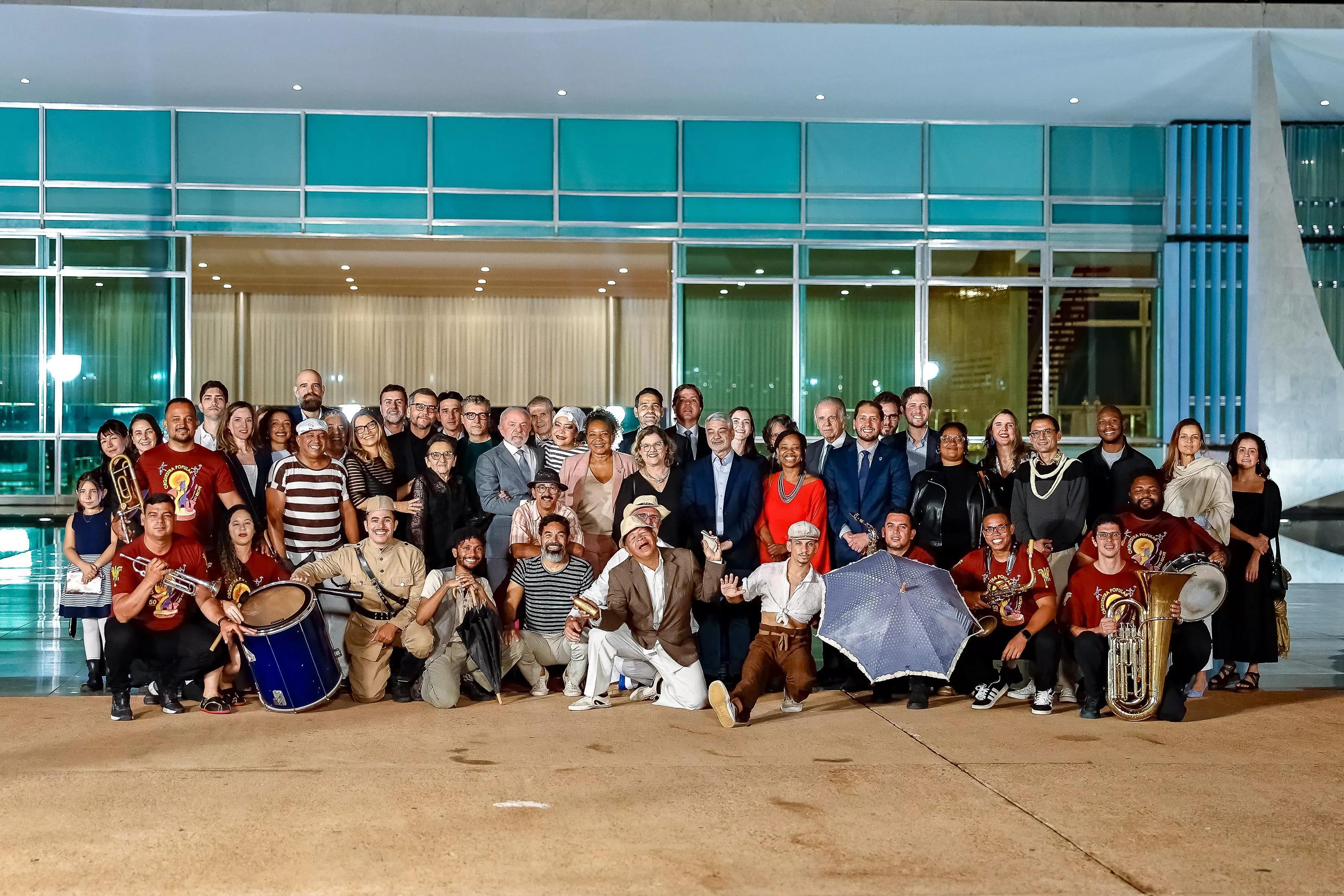 Festejando o cinema nacional, Lula chora e soluça ao falar do extermínio de crianças em Gaza | Brasil 247