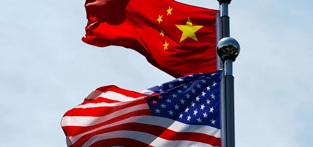 Bandeiras dos Estados Unidos e da China Bandeiras dos Estados Unidos e da China