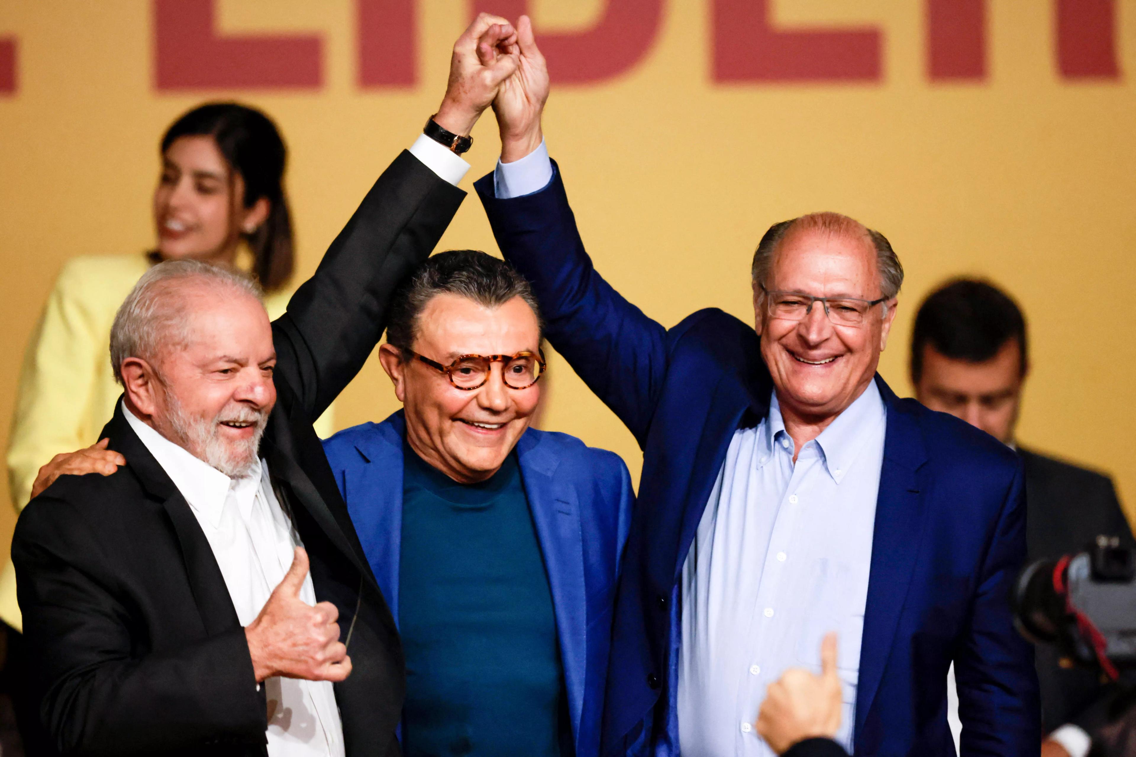 Ex-presidente Luiz Inácio Lula da Silva e seu vice, Geraldo Alckmin, na convenção do PSB, ao lado do presidente do partido, Carlos Siqueira 29/07/2022 Ex-presidente Luiz Inácio Lula da Silva e seu vice, Geraldo Alckmin, na convenção do PSB, ao lado do presidente do partido, Carlos Siqueira 29/07/2022