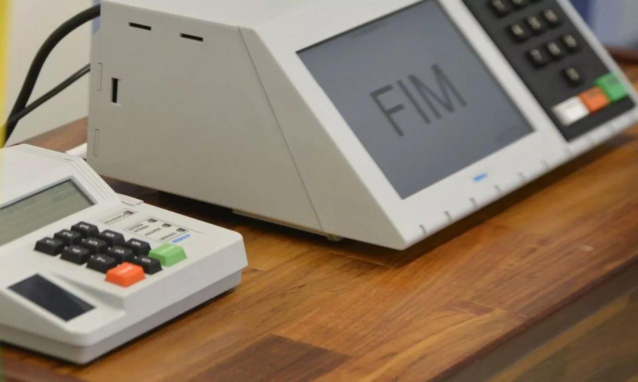 Urna eletrônica Urna eletrônica