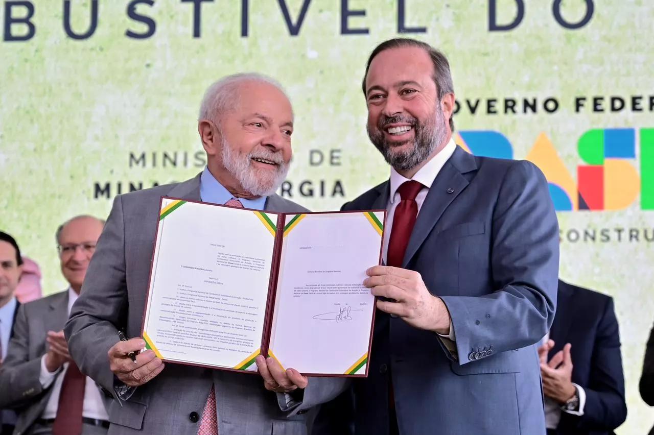 Lula e Alexandre Silveira Lula e Alexandre Silveira