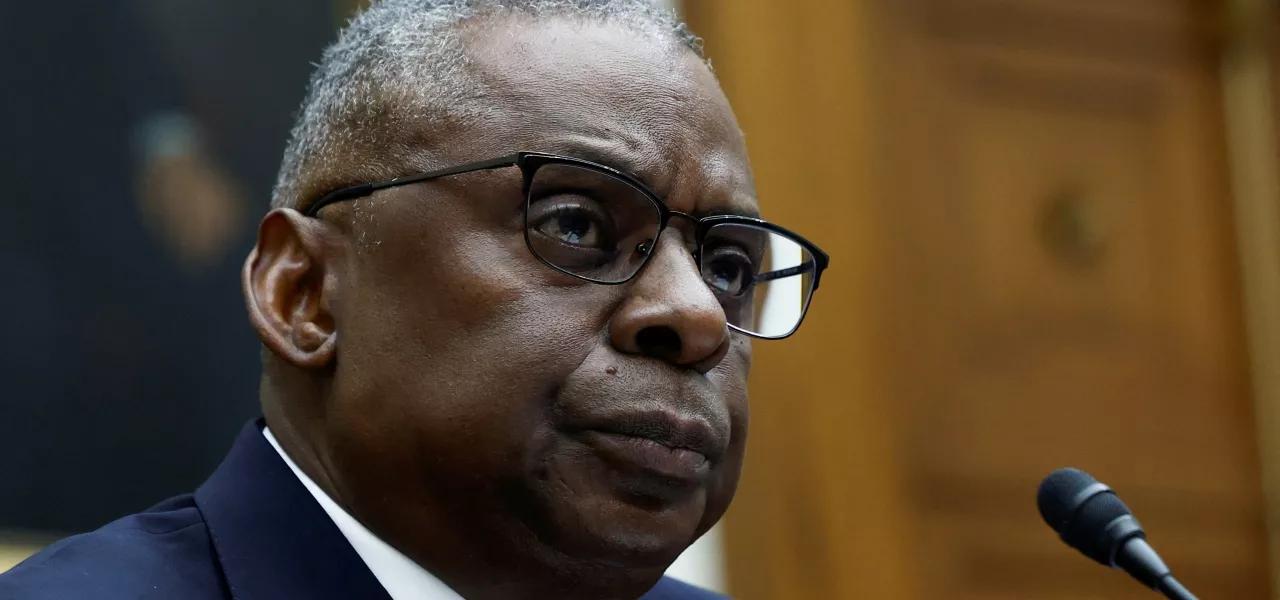 O secretário de Defesa dos EUA, Lloyd Austin, presta depoimento ao Comitê de Serviços Armados da Câmara no Capitólio, em Washington, EUA O secretário de Defesa dos EUA, Lloyd Austin, presta depoimento ao Comitê de Serviços Armados da Câmara no Capitólio, em Washington, EUA