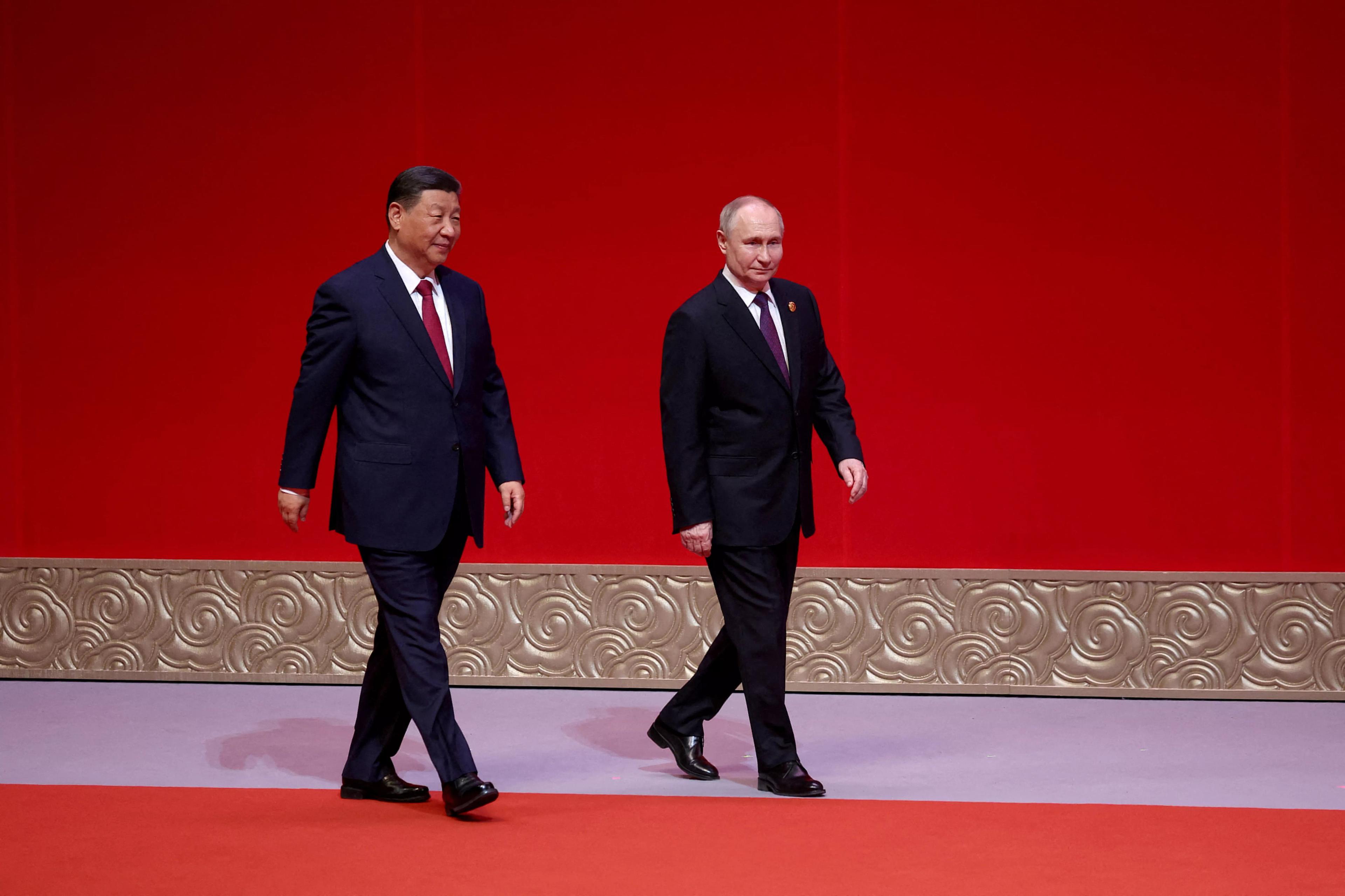 Xi Jinping e Vladimir Putin comemoram 75 anos de relações bilaterais China-Rússia Xi Jinping e Vladimir Putin comemoram 75 anos de relações bilaterais China-Rússia
