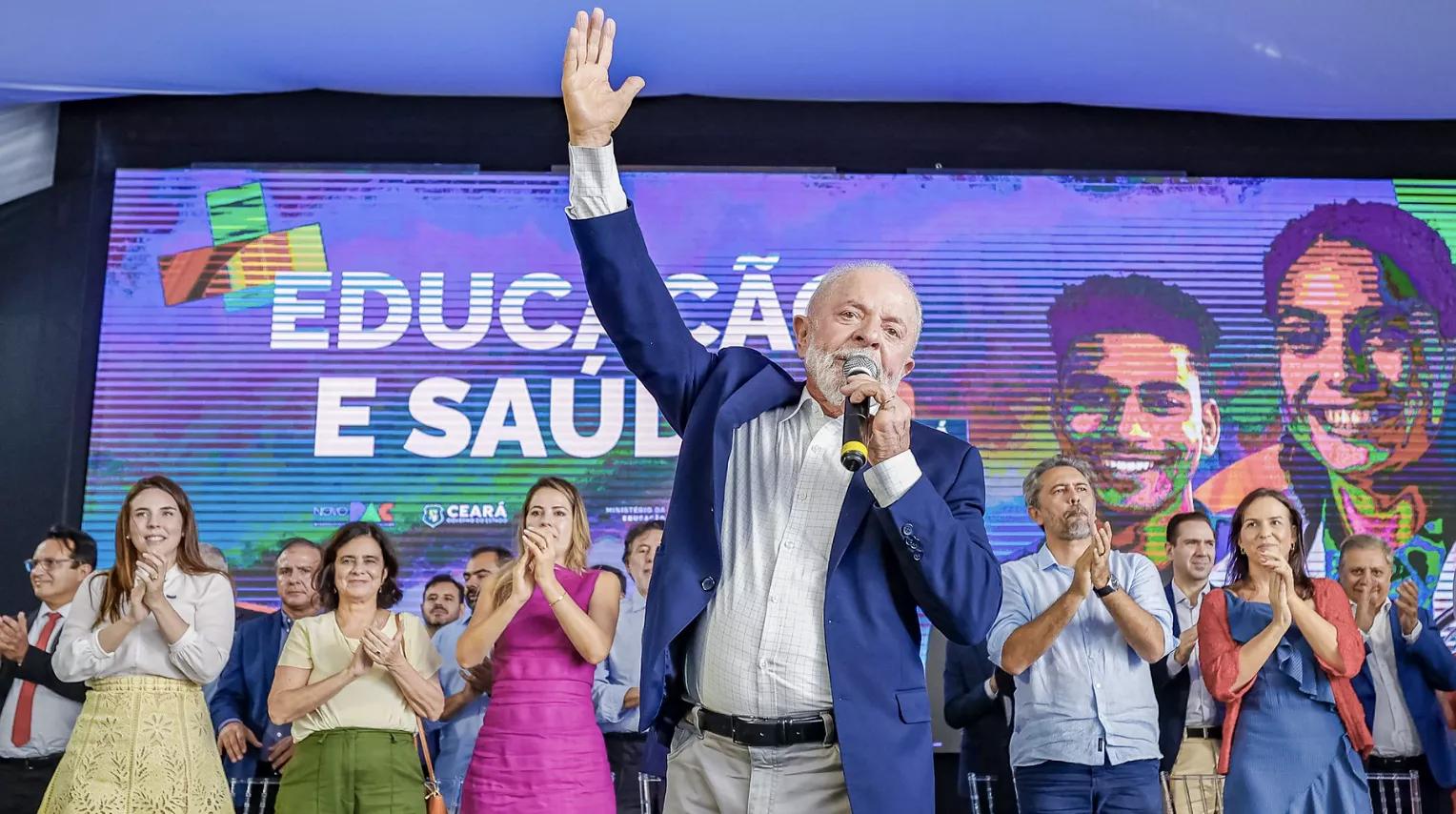 Presidente Luiz Inácio Lula da Silva durante a cerimônia de anúncios de investimentos para as instituições federais de educação do Ceará, no Palácio da Abolição, em Fortaleza - CE Presidente Luiz Inácio Lula da Silva durante a cerimônia de anúncios de investimentos para as instituições federais de educação do Ceará, no Palácio da Abolição, em Fortaleza - CE