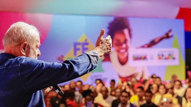 Presidente Lula em cerimônia de anúncios de investimentos do governo federal para o estado da Bahia Presidente Lula em cerimônia de anúncios de investimentos do governo federal para o estado da Bahia