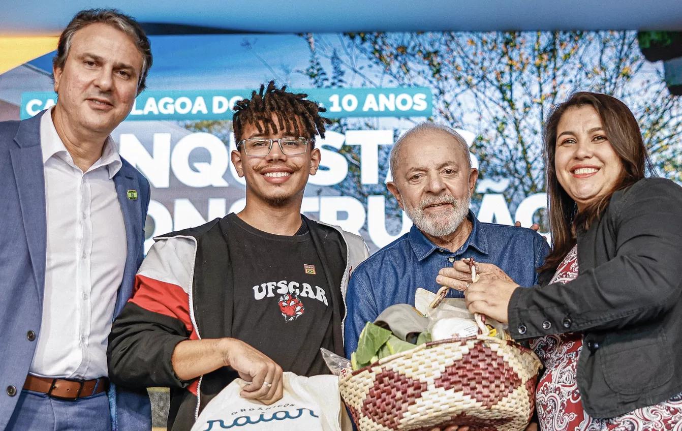 Cerimônia de celebração dos 10 anos de atividades do Campus Lagoa do Sino da UFSCar e anúncios de investimentos do Ministério da Educação Cerimônia de celebração dos 10 anos de atividades do Campus Lagoa do Sino da UFSCar e anúncios de investimentos do Ministério da Educação