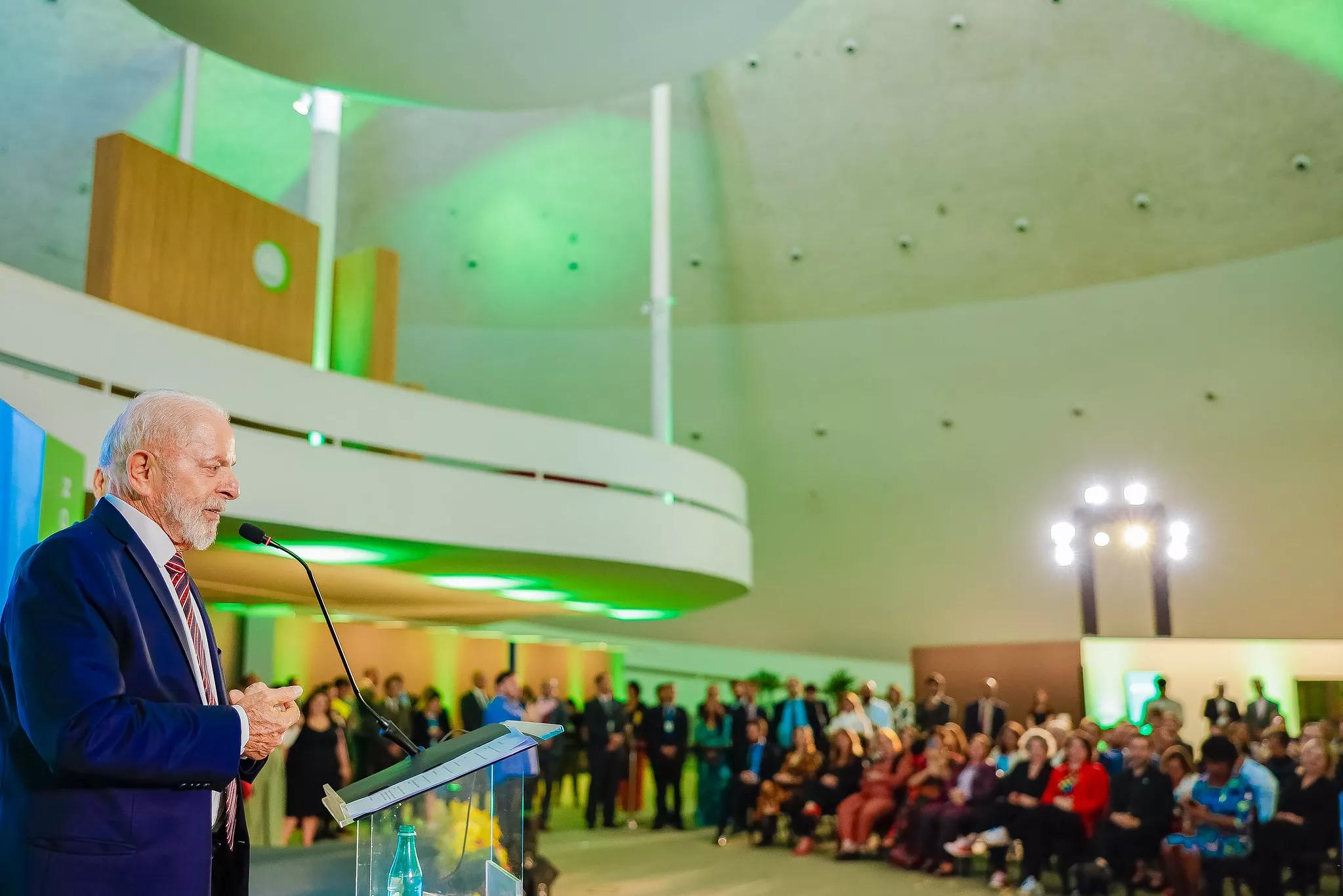 28.08.2024 - Presidente Lula durante a cerimônia de lançamento do livro ‘Brasil da Esperança - O Marketing Nas Eleições Mais Importantes do País”, do marqueteiro Sidônio Palmeira, no Museu Nacional da República, em Brasília - DF. 28.08.2024 - Presidente Lula durante a cerimônia de lançamento do livro ‘Brasil da Esperança - O Marketing Nas Eleições Mais Importantes do País”, do marqueteiro Sidônio Palmeira, no Museu Nacional da República, em Brasília - DF.