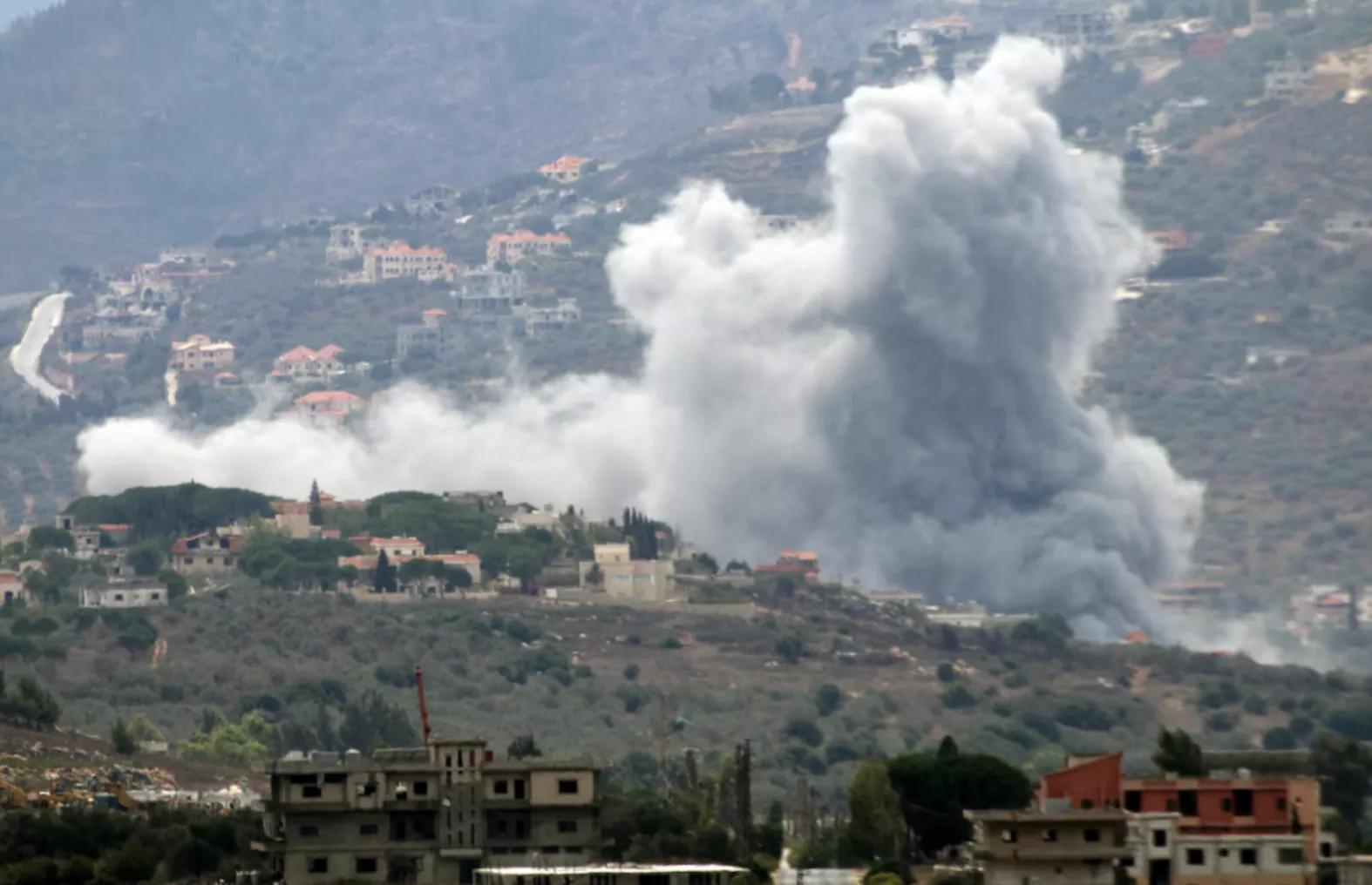 A fumaça sobe da vila de Kfar Kila, no sul do Líbano, em meio às contínuas hostilidades transfronteiriças entre o Hezbollah e as forças israelenses, conforme retratado em Marjayoun, perto da fronteira com Israel, 20 de setembro de 2024 A fumaça sobe da vila de Kfar Kila, no sul do Líbano, em meio às contínuas hostilidades transfronteiriças entre o Hezbollah e as forças israelenses, conforme retratado em Marjayoun, perto da fronteira com Israel, 20 de setembro de 2024