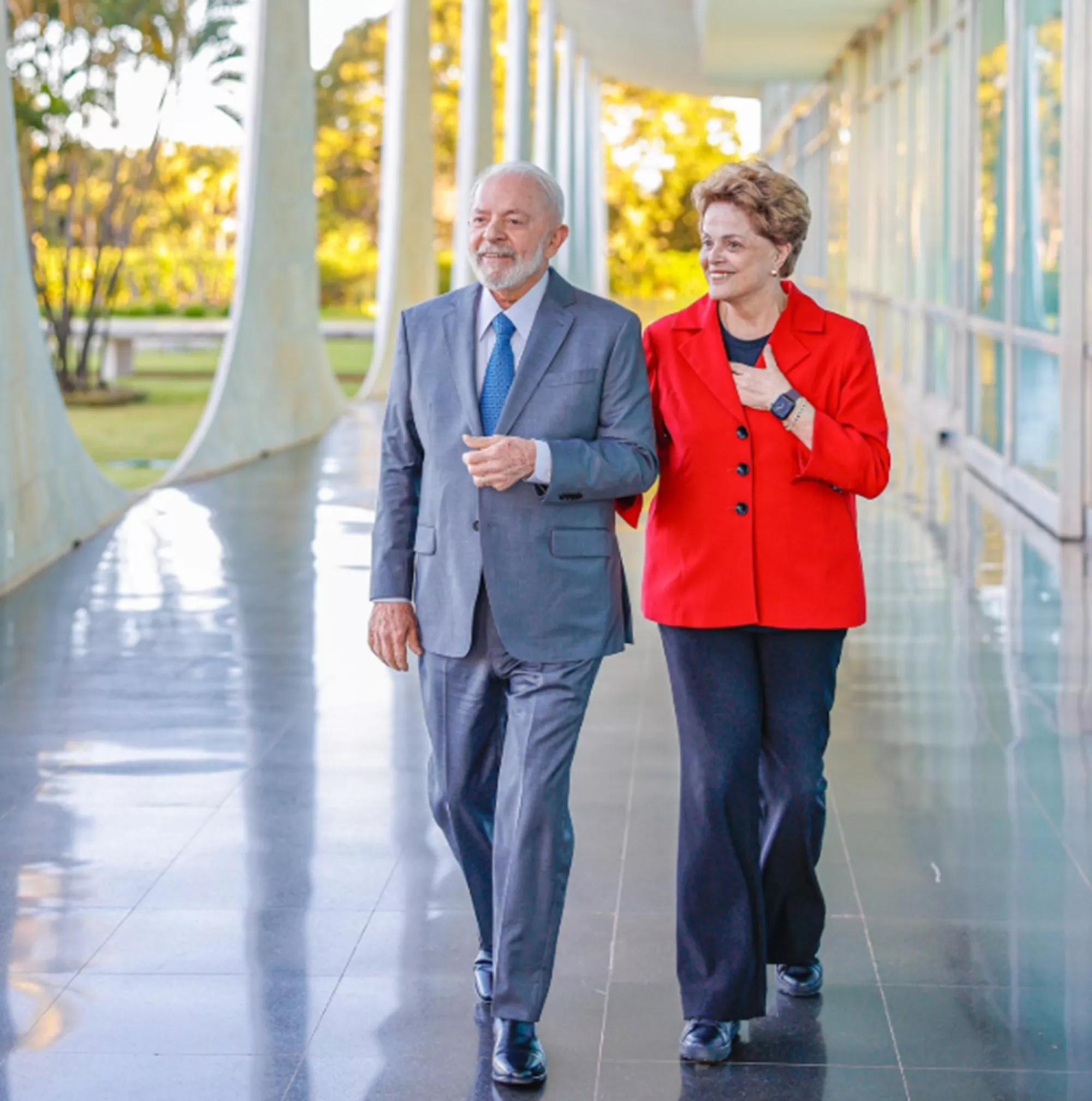 Lula: 'Golpe contra Dilma foi tentativa de calar milhões de vozes femininas' Lula: 'Golpe contra Dilma foi tentativa de calar milhões de vozes femininas'