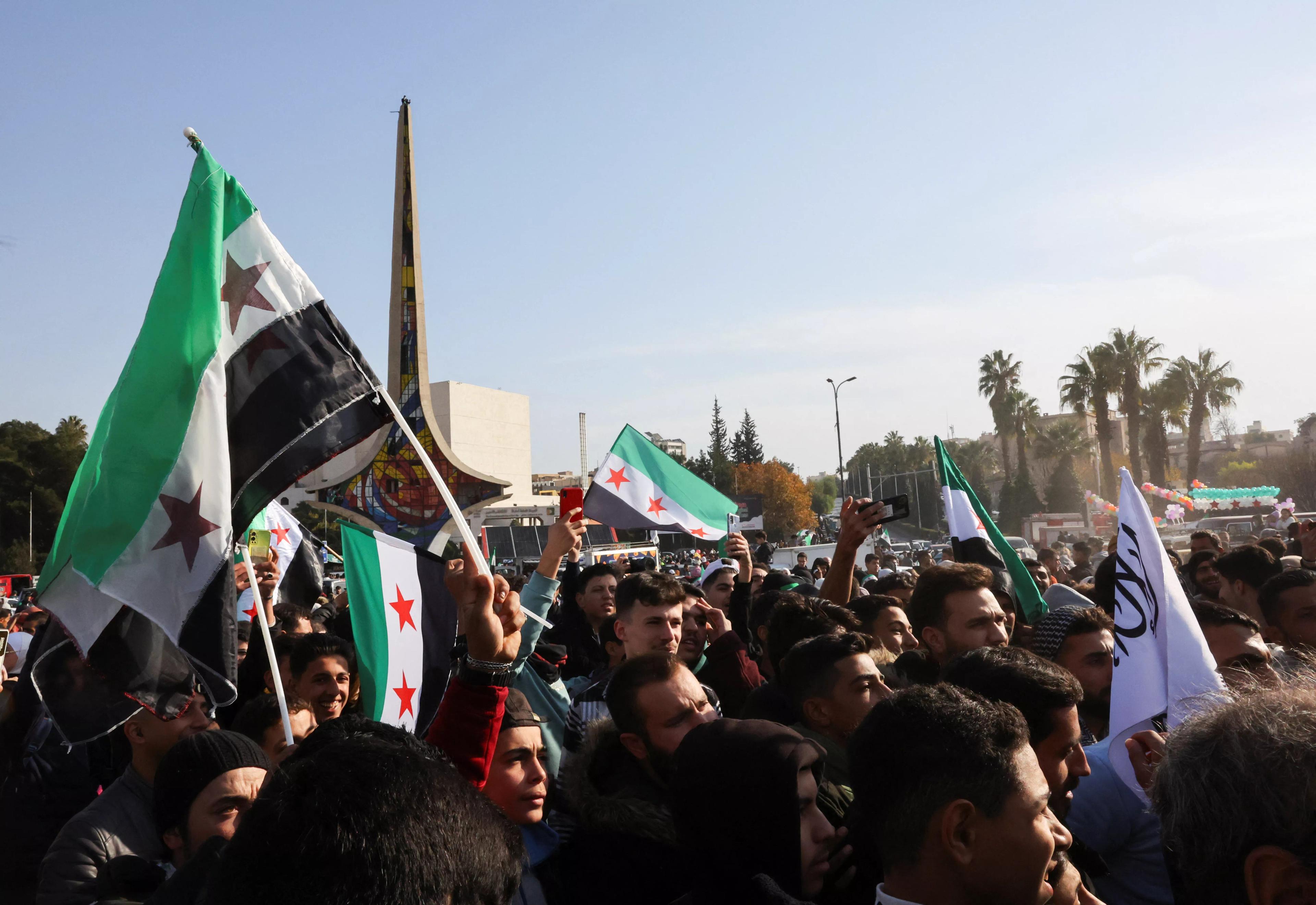 Celebração convocada pelo grupo Hayat Tahrir al-Sham (HTS) em Damasco
20/12/2024 Celebração convocada pelo grupo Hayat Tahrir al-Sham (HTS) em Damasco
20/12/2024
