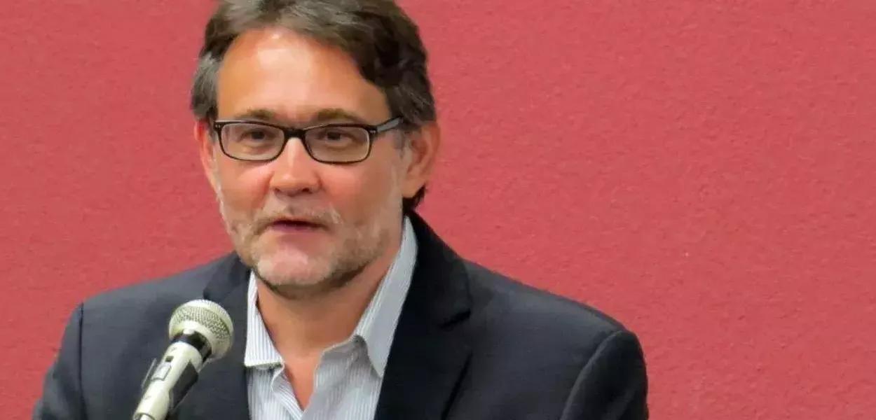 João Cezar de Castro Rocha: “Escolas militares são uma fraude e terreno fértil para o fascismo" João Cezar de Castro Rocha: “Escolas militares são uma fraude e terreno fértil para o fascismo"