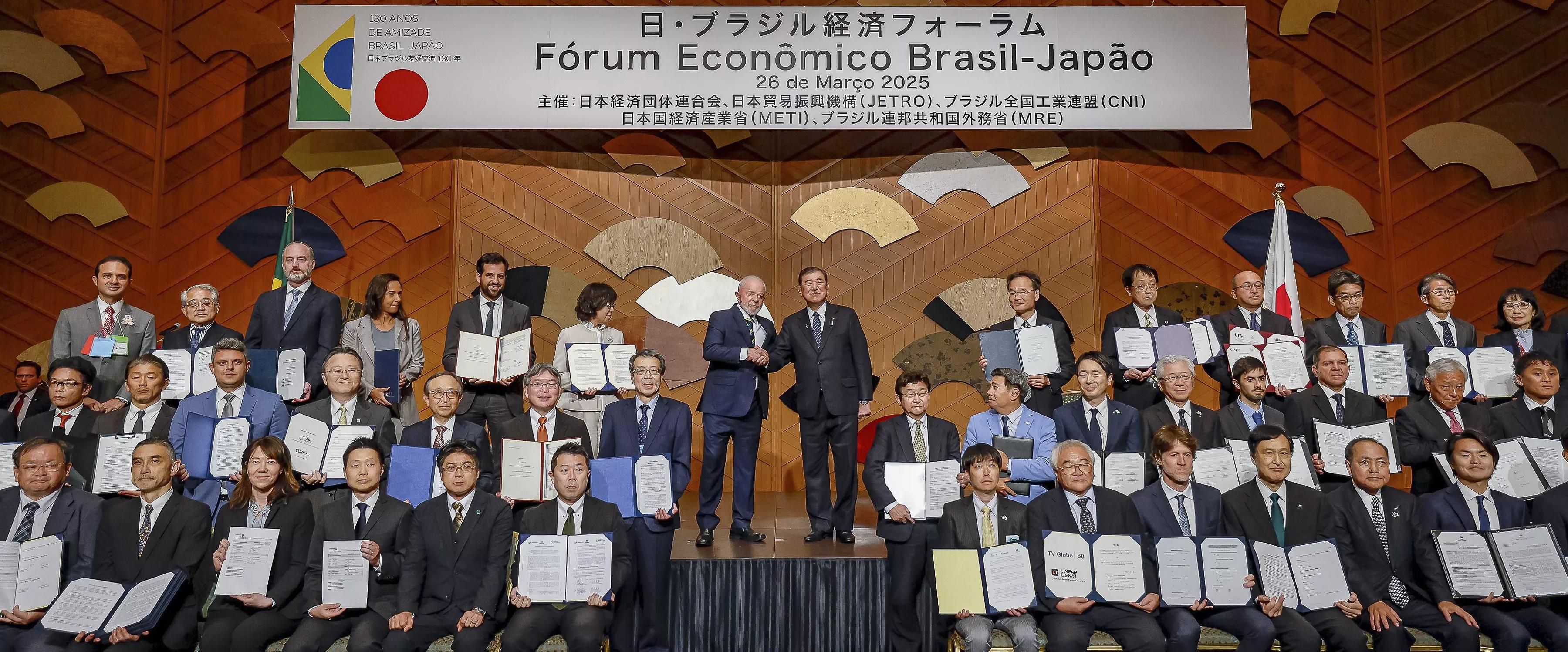 Lula assina acordos no Fórum Brasil-Japão Lula assina acordos no Fórum Brasil-Japão