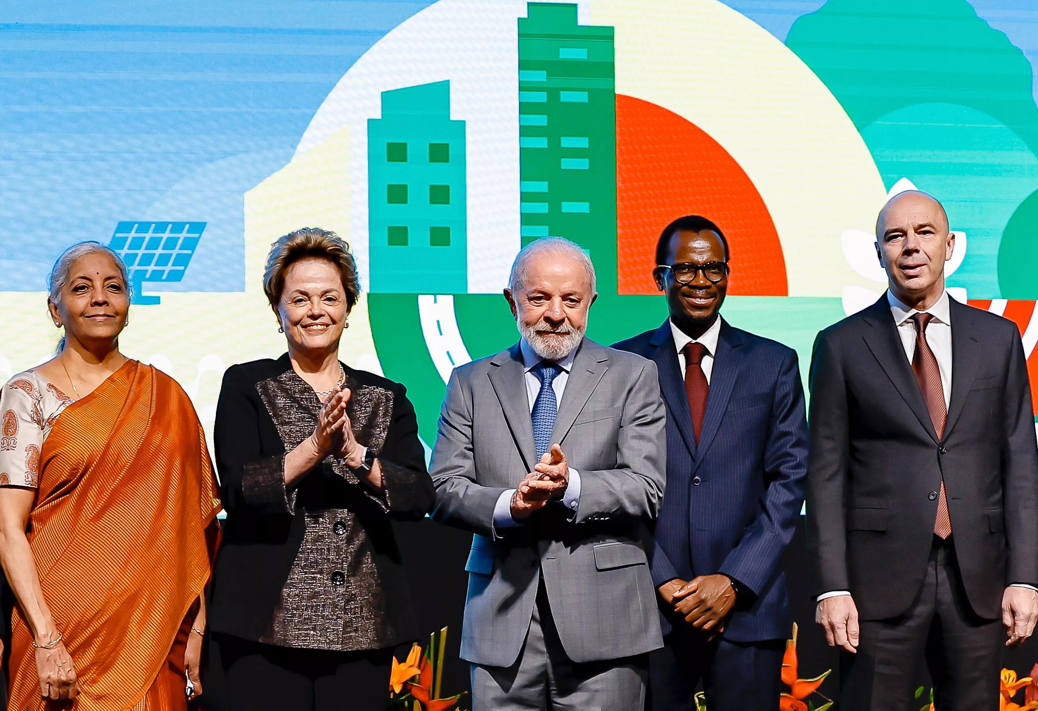 Dilma e Lula na abertura do encontro do Novo Banco de Desenvolvimento Dilma e Lula na abertura do encontro do Novo Banco de Desenvolvimento