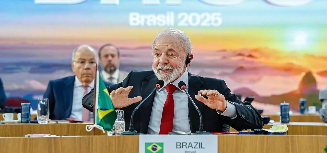 Lula e Mauro Vieira, ao fundo Lula e Mauro Vieira, ao fundo