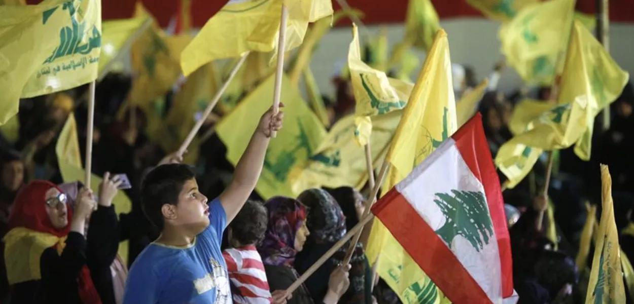 Apoiadores do Hezbollah no Líbano Apoiadores do Hezbollah no Líbano