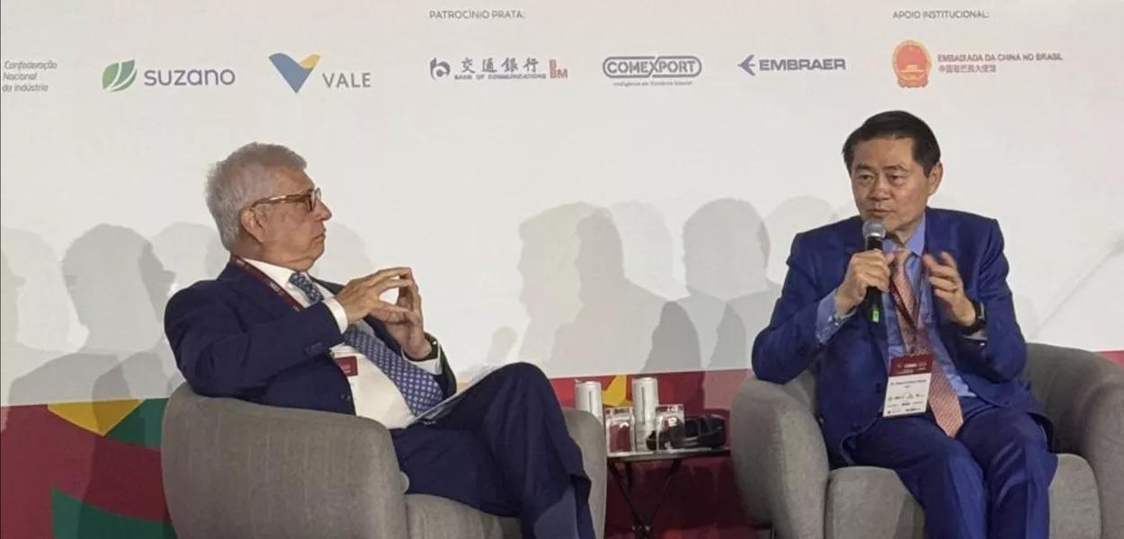 Marcos Caramuru e Henry Huiyao Wang debatem na conferência do CEBC Marcos Caramuru e Henry Huiyao Wang debatem na conferência do CEBC