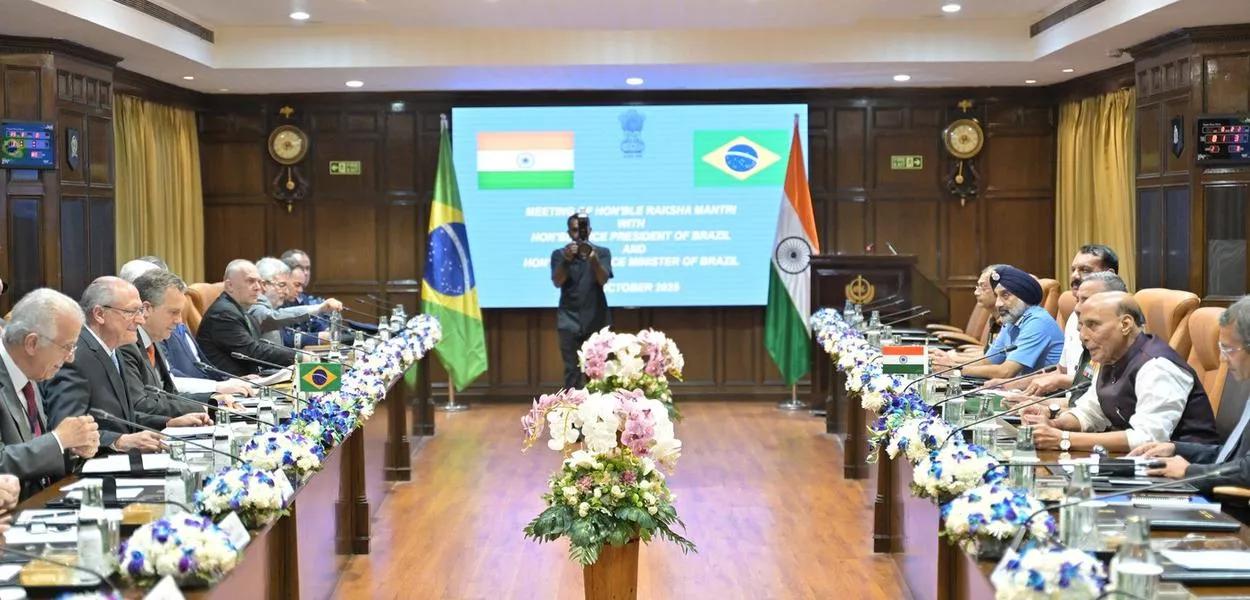 Vice-presidente da República, Geraldo Alckmin, durante a reunião com o ministro da Defesa Indiano, Rajnath Singh, em Nova Delhi, na Índia. Vice-presidente da República, Geraldo Alckmin, durante a reunião com o ministro da Defesa Indiano, Rajnath Singh, em Nova Delhi, na Índia.