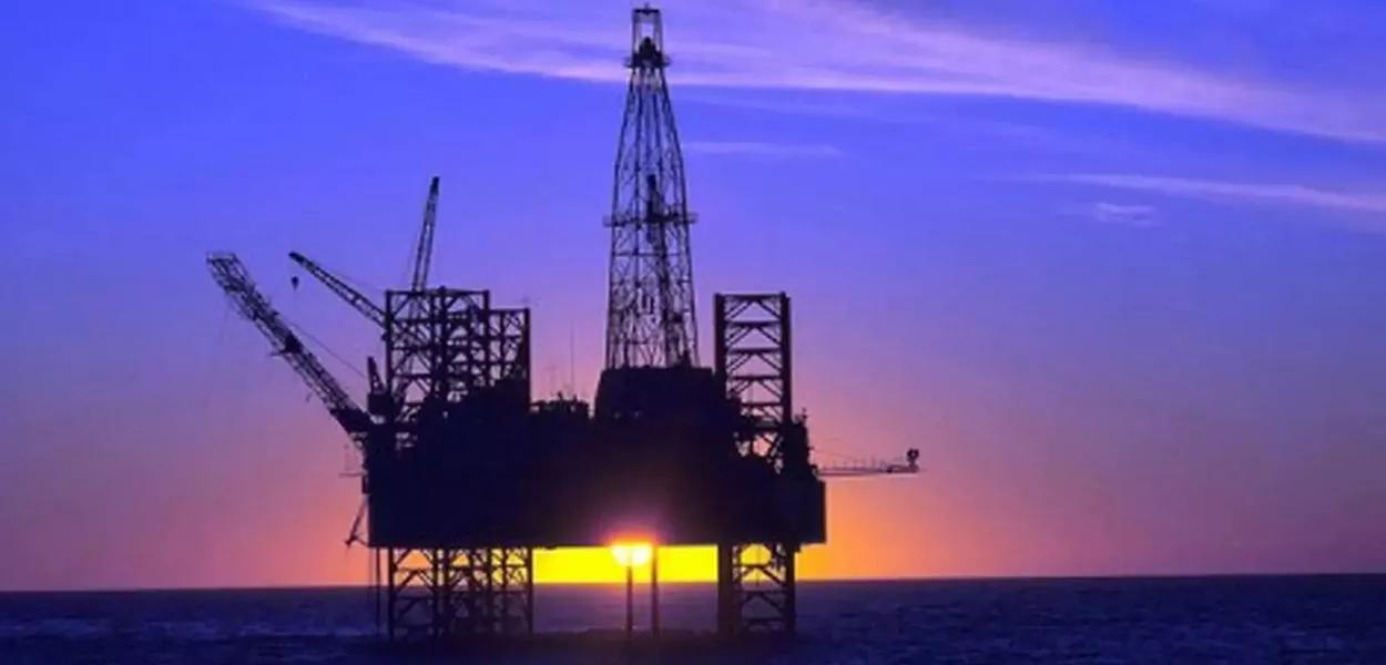 Plataforma na Bacia de Campos Plataforma na Bacia de Campos