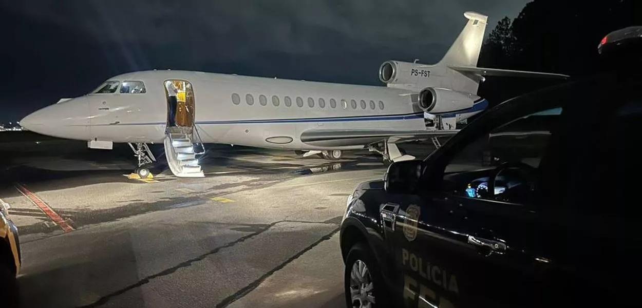 Avião apreendido pela PF Avião apreendido pela PF