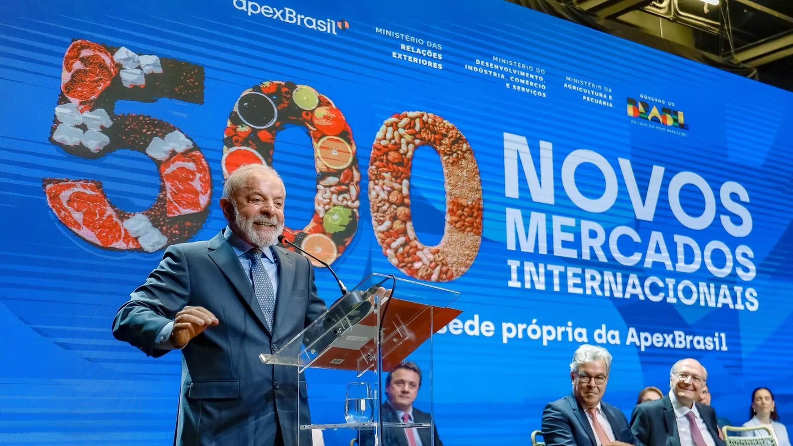 Presidente Lula durante a cerimônia de inauguração da nova sede da ApexBrasil e o ato alusivo à abertura de 500 novos mercados para a exportação de produtos agropecuários. Presidente Lula durante a cerimônia de inauguração da nova sede da ApexBrasil e o ato alusivo à abertura de 500 novos mercados para a exportação de produtos agropecuários.