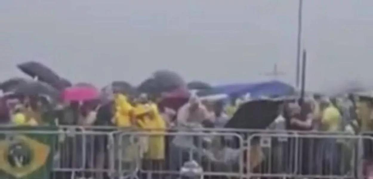 Raio atinge ato da extrema direita em Brasília Raio atinge ato da extrema direita em Brasília