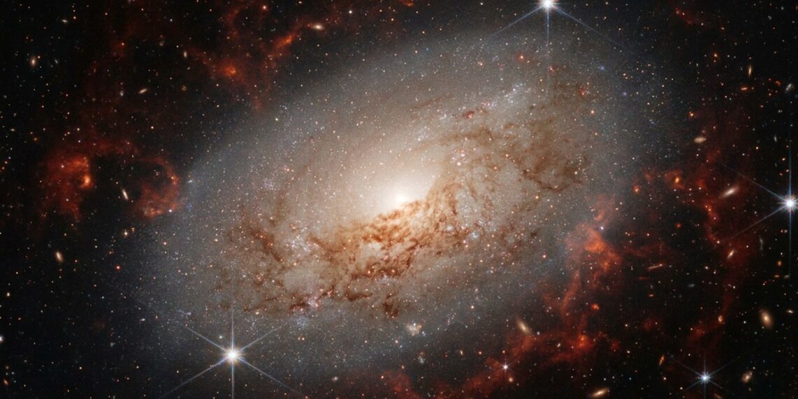 Astrônomos surpreendidos por galáxia antiga sem rotação