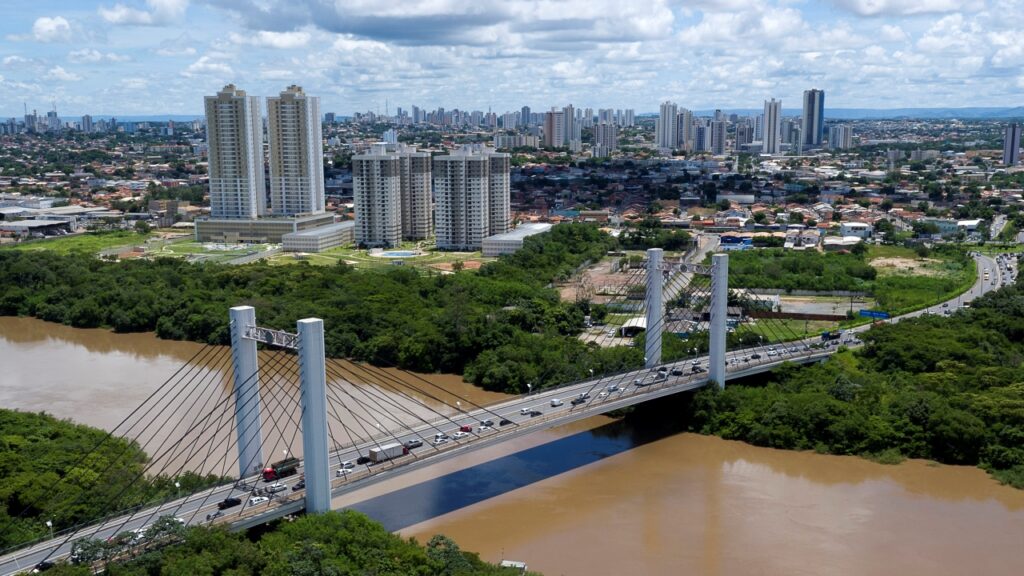 A capital mais quente do Brasil foi fundada em 1719 sobre uma mina de ouro e abriga o centro geodésico da América do Sul