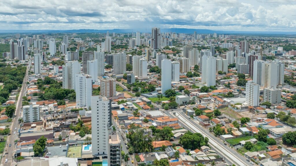 A capital mais quente do Brasil foi fundada em 1719 sobre uma mina de ouro e abriga o centro geodésico da América do Sul