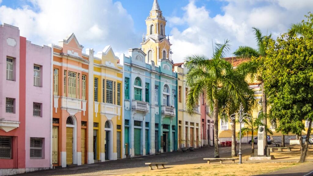 A cidade onde o sol nasce primeiro e a água é sempre agradável: a qualidade de vida e o banho de mar fazem parte da rotina diária