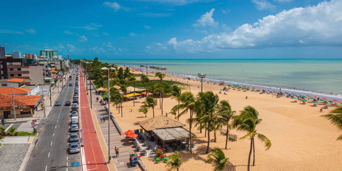 A cidade onde o sol nasce primeiro e a água é sempre agradável: a qualidade de vida e o banho de mar fazem parte da rotina diária