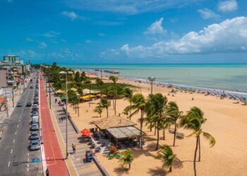 A cidade onde o sol nasce primeiro e a água é sempre agradável: a qualidade de vida e o banho de mar fazem parte da rotina diária