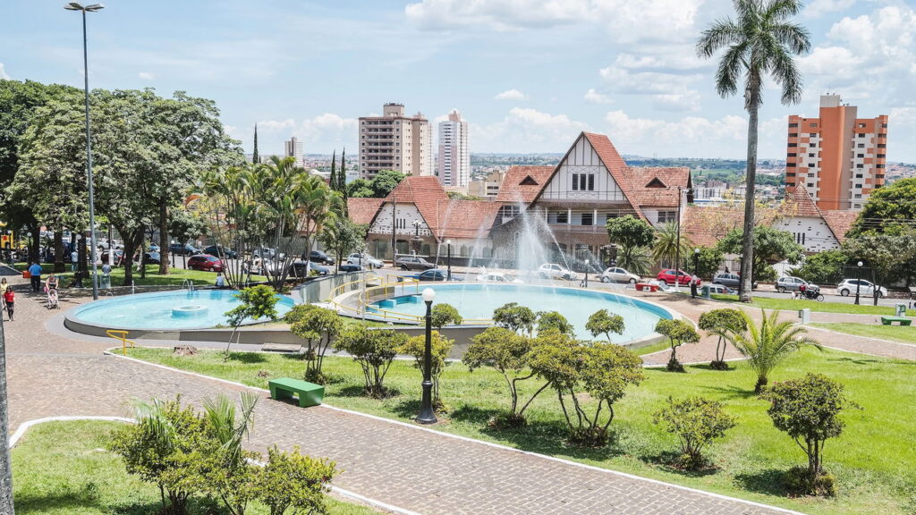 A Pequena Londres do Paraná com 96,8% das ruas arborizadas: a 2ª maior cidade do estado fundada por ingleses e entre as 10 melhores do Brasil em qualidade de vida