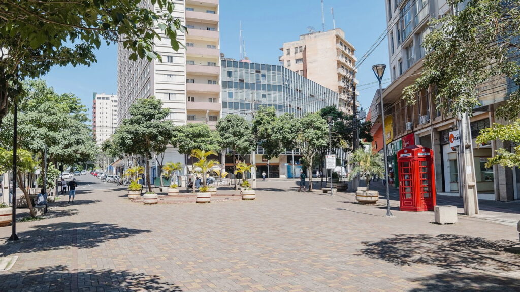 A Pequena Londres do Paraná com 96,8% das ruas arborizadas: a 2ª maior cidade do estado fundada por ingleses e entre as 10 melhores do Brasil em qualidade de vida