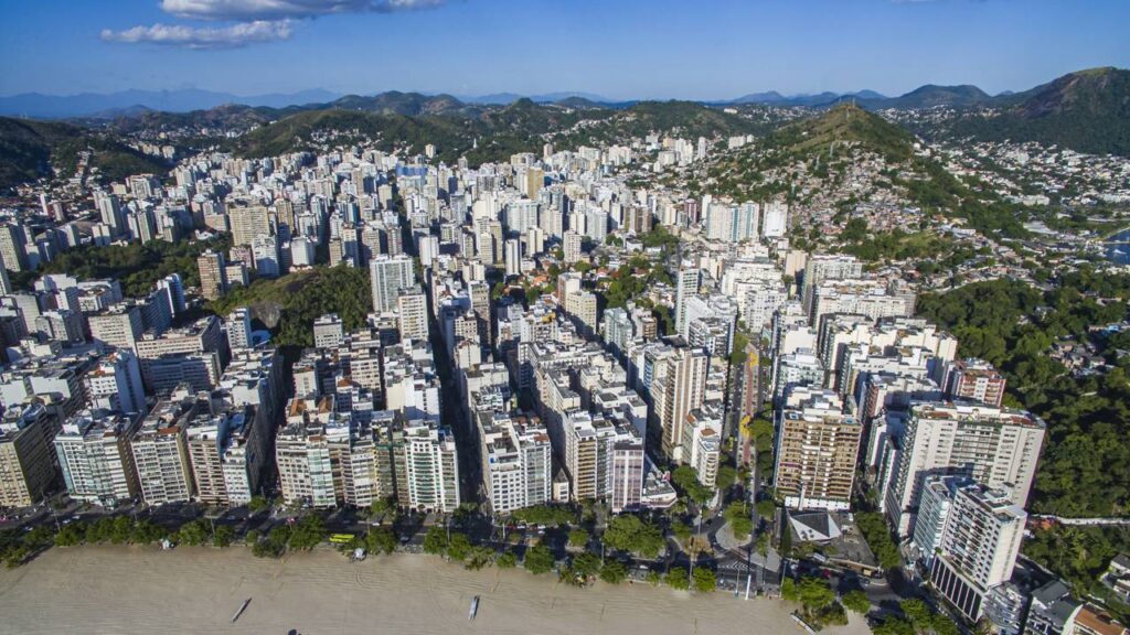 Foi capital da Província do Rio por 141 anos e lidera o ranking estadual de qualidade de vida: a cidade fluminense que abriga o museu mais fotografado do Brasil a 13 km do centro do Rio