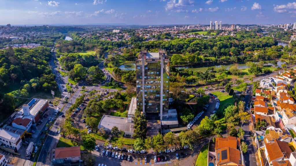 Entre as 10 melhores cidades médias do Brasil para viver, abriga uma escola da USP de 125 anos com 9 mil hectares e foi a mais segura de SP por 2 anos seguidos