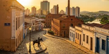 A Manchester Paulista a 100 km da capital com ruas torcidas pelas tropas e o segundo maior zoológico do Brasil em espécies