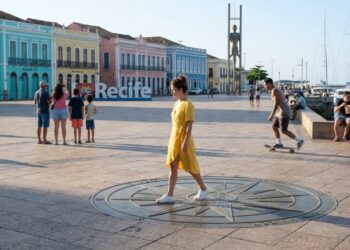 A Veneza Brasileira com mais de 50 pontes sobre rios tropicais guarda o ritmo eternizado pela UNESCO e o maior bloco de carnaval do mundo