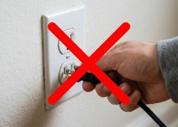 Fim das tomadas tradicionais: uma nação europeia aposenta a extensão padrão por uma opção que se encaixa como peças de Lego, já está em milhares de casas e pode ser controlada por voz