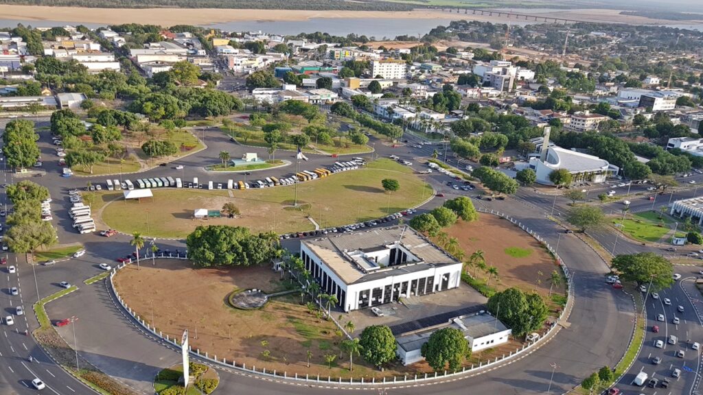 A única capital brasileira totalmente no Hemisfério Norte foi desenhada em formato de leque inspirada em modelos europeus