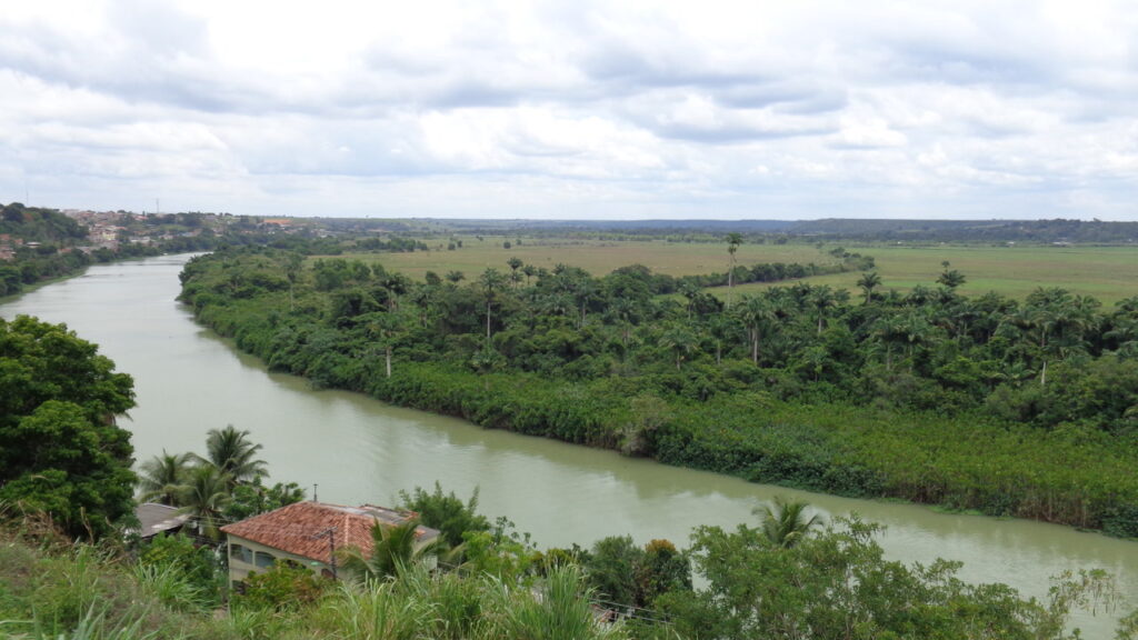 Fundada em 1544 com 43 km de praias preservadas: a 2ª cidade mais antiga do Espírito Santo guarda o maior casario colonial do estado a 219 km da capital