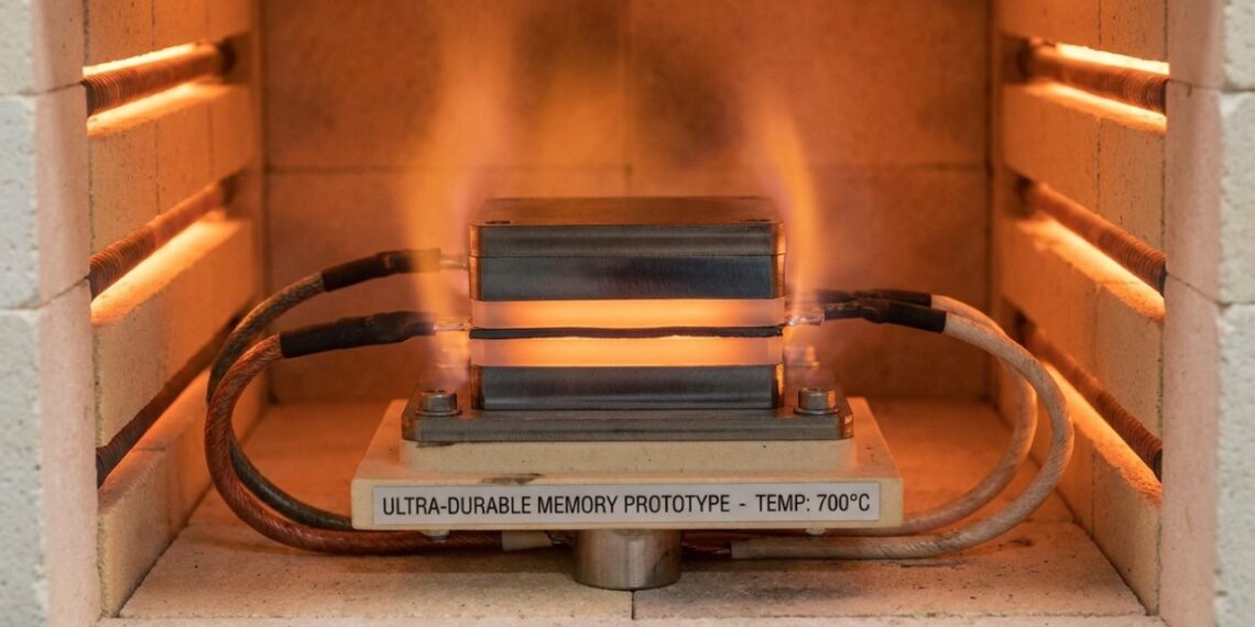 Novo chip de memória resiste a calor mais alto que lava e pode mudar o futuro da IA