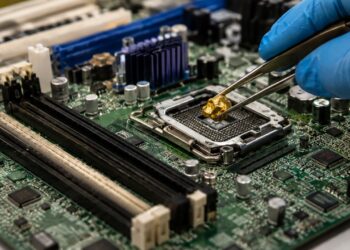 O aparelho eletrônico que todos descartamos contém na realidade 450 miligramas de ouro de 22 quilates