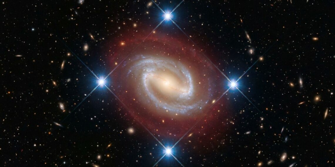 Telescópio italiano em La Palma capta rara "Cruz de Einstein" e força cientistas a repensarem o crescimento de galáxias gigantes