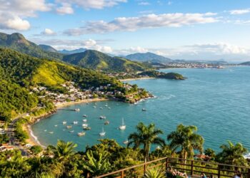 Mais de 40 praias, 21 naufrágios no fundo do mar e a única Capital Nacional da Vela do país: a maior ilha marítima do Brasil