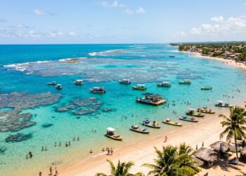 O Caribe potiguar tem um aquário natural de 13 km² formado por recifes a 7 km da praia no Rio Grande do Norte