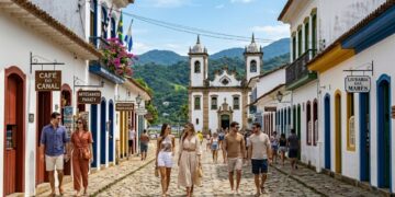A primeira cidade do Brasil reconhecida pela UNESCO por cultura e natureza ao mesmo tempo: o centro colonial onde o mar invade as ruas na lua cheia