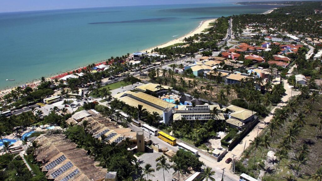 As praias mais absurdas do Brasil e o monumento mais antigo do Brasil em solo nacional ficam nesta cidade baiana onde a esquadra de Cabral aportou em 1500
