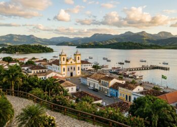 A terceira cidade mais antiga do Brasil é uma ilha catarinense com 400 casarões tombados