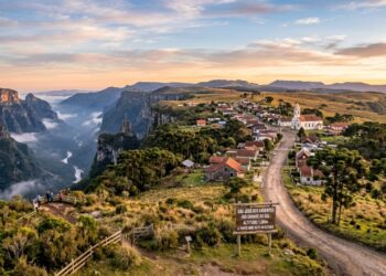 A cidade mais alta e fria do Rio Grande do Sul abriga o ponto mais elevado do estado e oito cânions na divisa com Santa Catarina